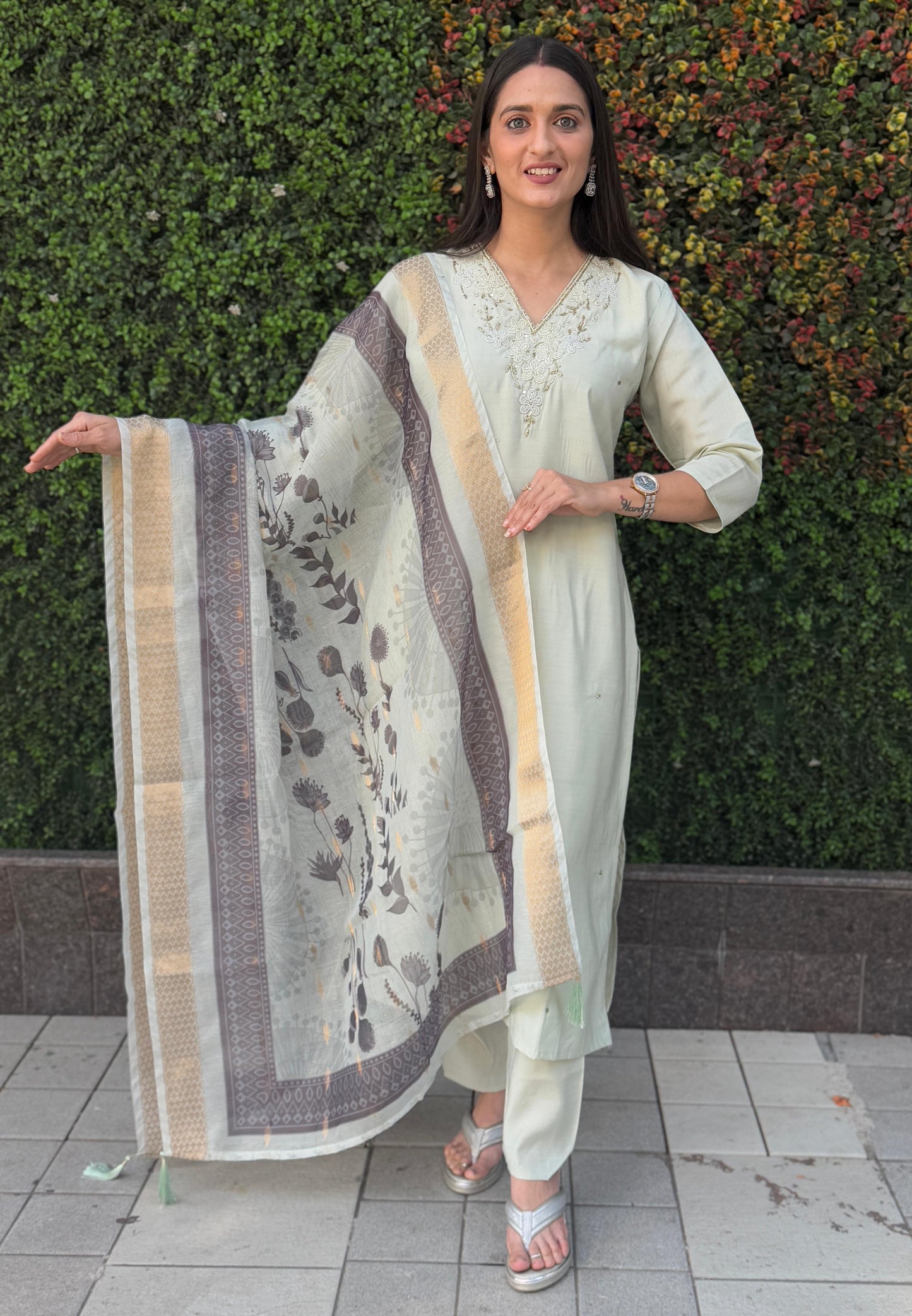 artasya roop pista kurti pair