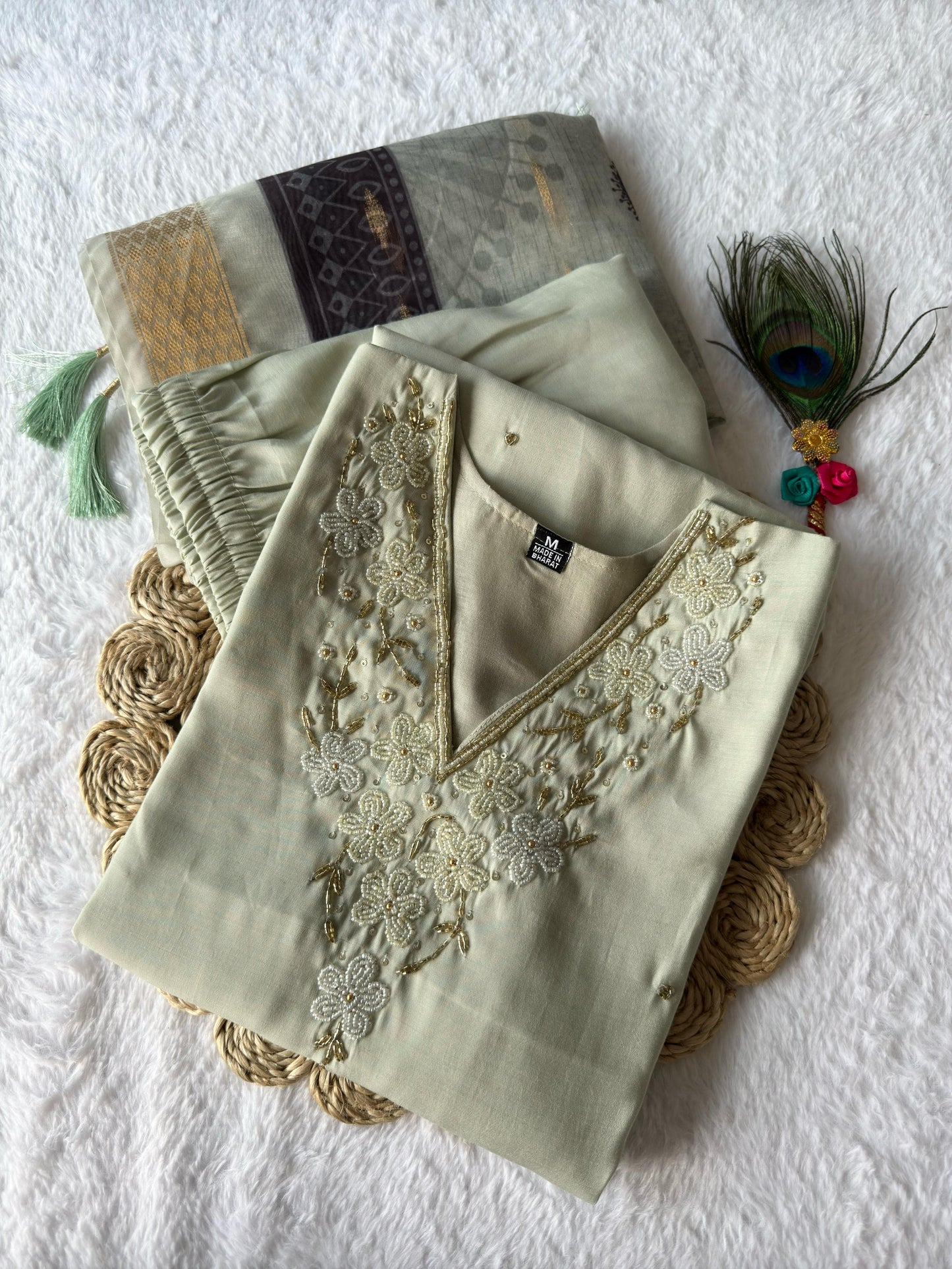 artasya roop pista kurti pair