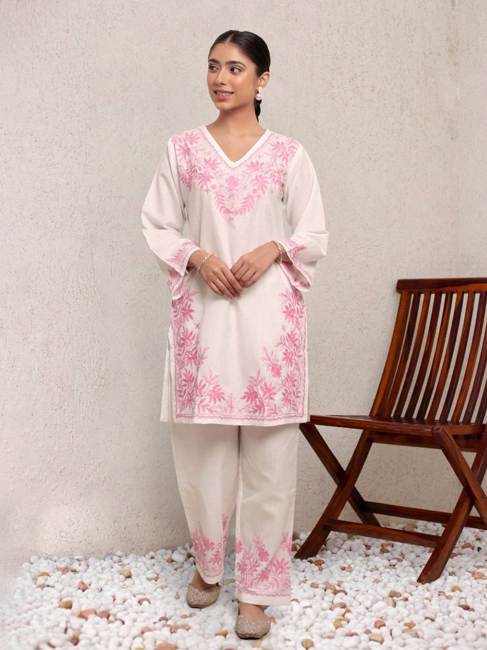 Vamika Pink Floral Design Women’s Kurta Set