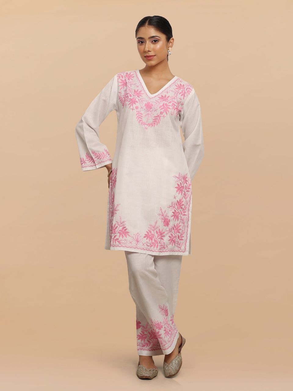 Vamika Pink Floral Design Women’s Kurta Set