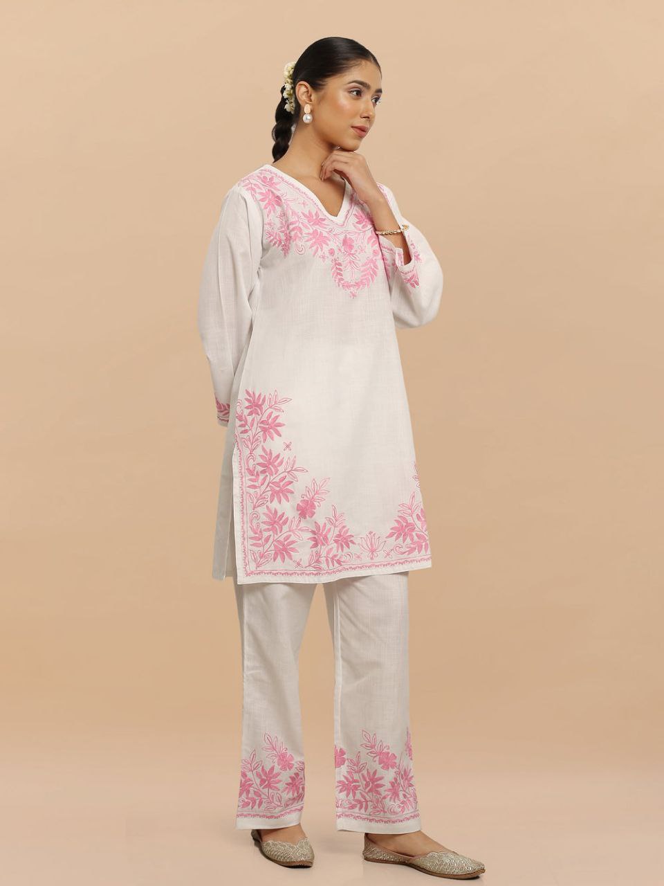 Vamika Pink Floral Design Women’s Kurta Set