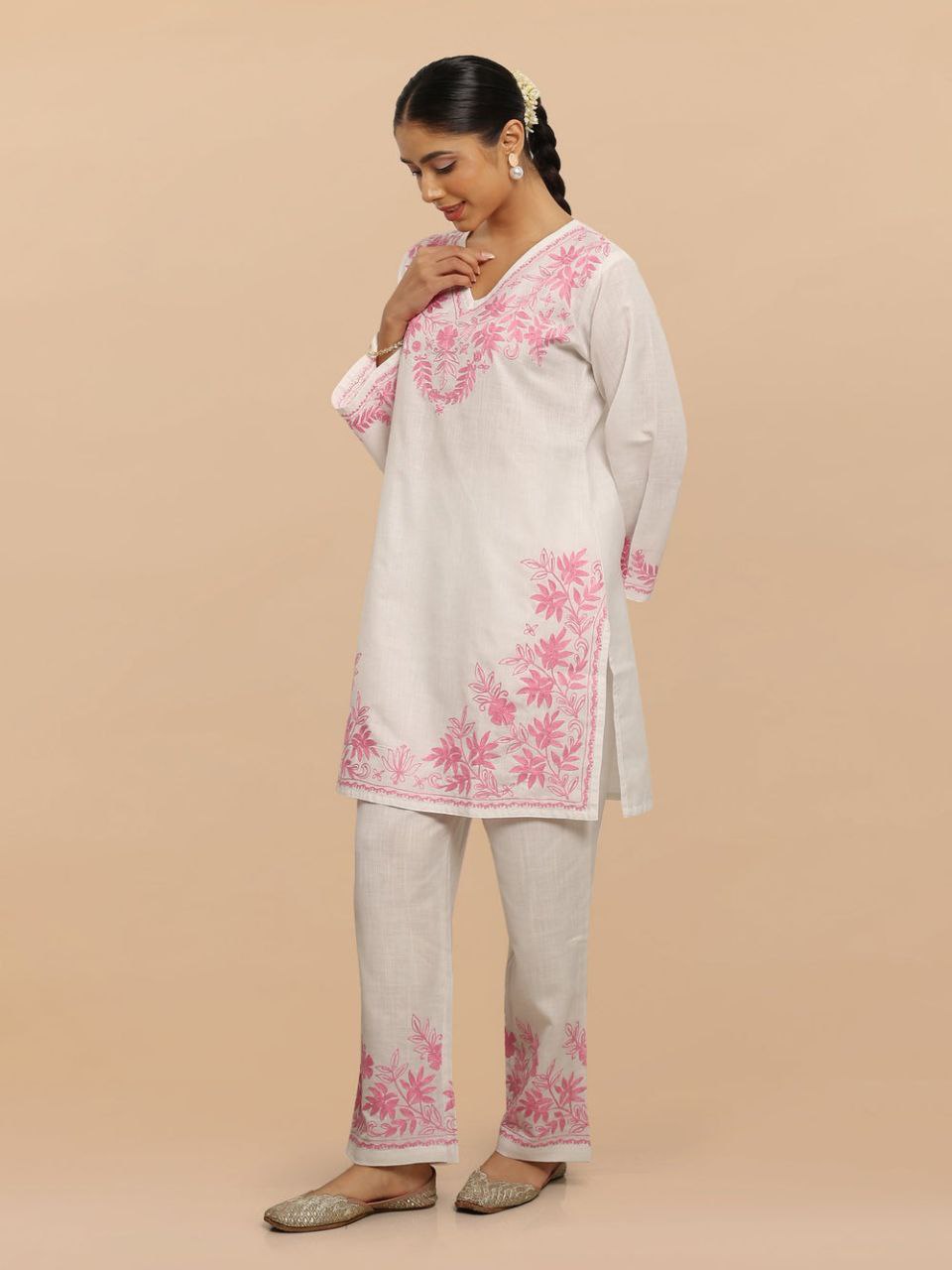 Vamika Pink Floral Design Women’s Kurta Set