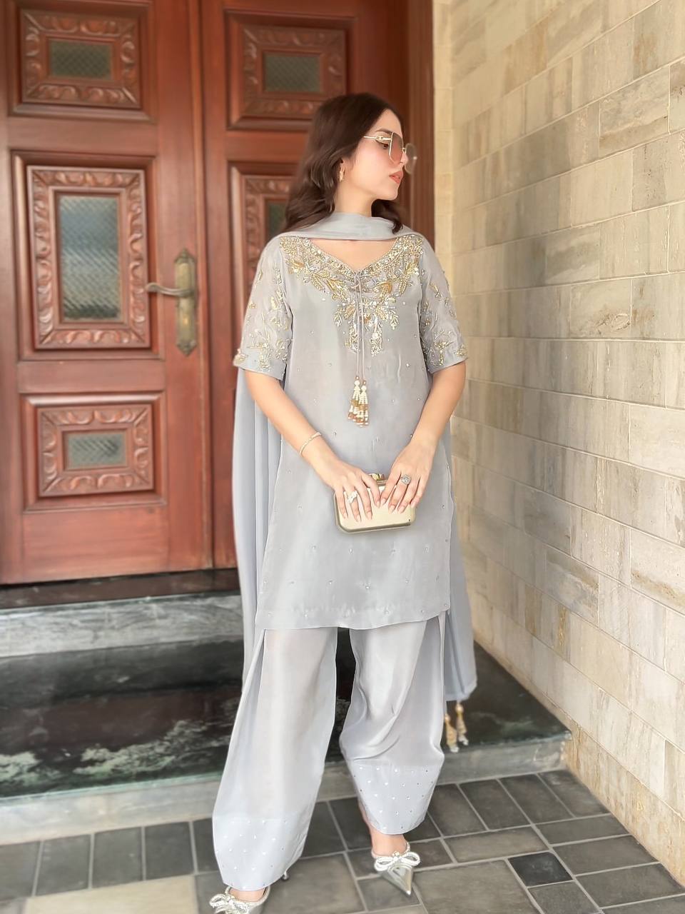Varmi roop grey kurta pair